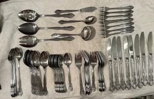 VINTAGE ROGERS “DREAM ROSE” STAINLESS PREOWNED FLATWARE 67 PIECES Nice - Picture 1 of 17