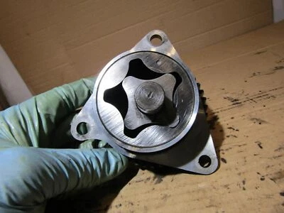 Jeep Cherokee XJ Pre-Facelift 2.5 VM engine oil pump 2057F5G02 - Image 1 of 4