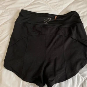San Francisco City Lights Black Lounge Yoga Running Shorts Size M NWT - Picture 1 of 5