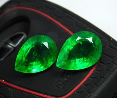 Certified 23.50 Ct Natural Pear Cut Colombian Green Emerald Loose Gemstone Pair - Image 1 of 4