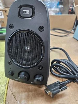 Altavoz satélite derecho Logitech Z623 - CONECTOR HEMBRA ANTIGUO Foto 1 de 2
