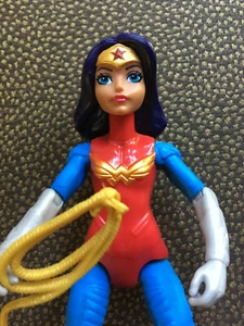 Figura de acción de superhéroe de Wonder Woman muñeca DC Comics 2016 - Imagen 1 de 3