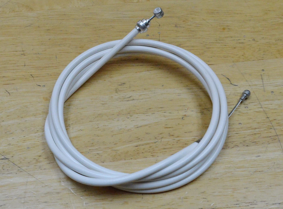 BLANCO Cable de Freno Universal y Carcasa 1 pieza Bicicleta Montaña Carretera BMX - NUEVO Foto 1 de 1