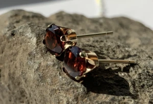 Natural Round Garnet Set in 14k Yellow Gold 4 Prong Studs 3mm 4mm 5mm Unisex - Picture 1 of 7
