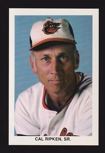 1984 Cal Ripken Sr ORIOLES UNSIGNIERT 3-1/2 x 5-1/4 Teamausgabe FOTO POSTKARTE #3 - Bild 1 von 1