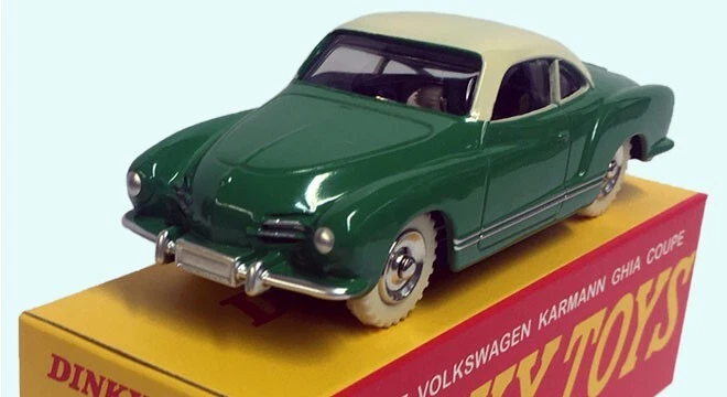 Volkswagen Karmann Ghia Vert / Toit Beige - Photo 1/1