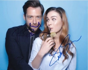 RICHARD RANKIN & SOPHIE SKELTON Signed 8x10 OUTLANDER Photo w/ Hologram COA - Picture 1 of 2