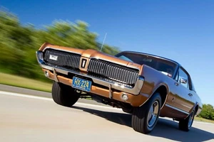 Póster Mercury Cougar 1968 (marrón - delantero) | 24x36 pulgadas | coche clásico - Imagen 1 de 1
