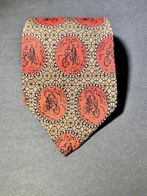Una bicicleta de colección “A GAY NINETY PRINT” construida para dos, corbata de seda para hombre usada Foto 1 de 4