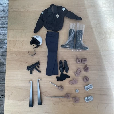 Hot Toys Terminator 2 1/6 T-1000 MMS774  Jacket Pants Shoes Helmet Hands Gun + - Image 1 of 4