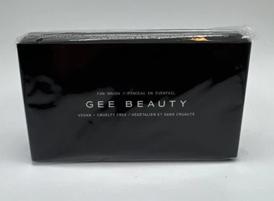 GEE BEAUTY ~ FAN BRUSH ~ Makeup Brush In SEALED BOX - Image 1 of 4