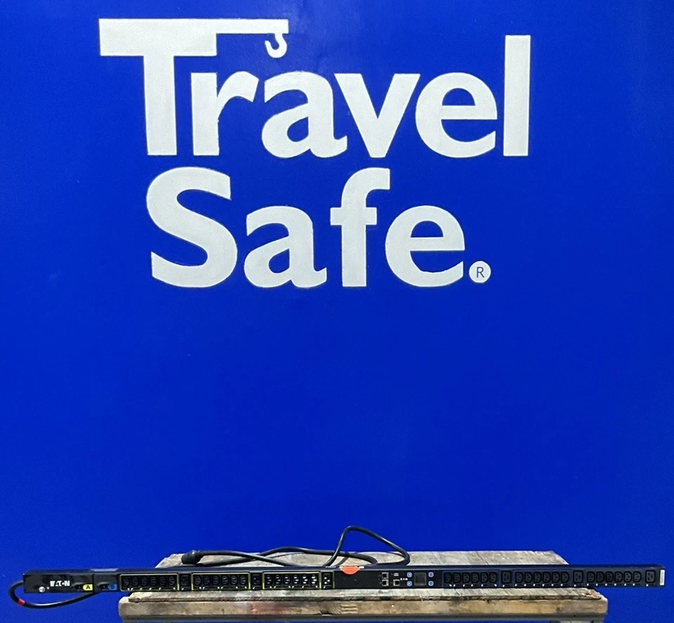 Eaton 24Amp 200-240V ePDU 50/60Hz EM104-10 🟦 Foto 1 de 4