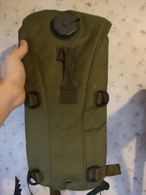 Hydramax 8465-01-524-8362 ACU Universal Hydration System 100oz/3 Liter Backpack - Image 1 of 2