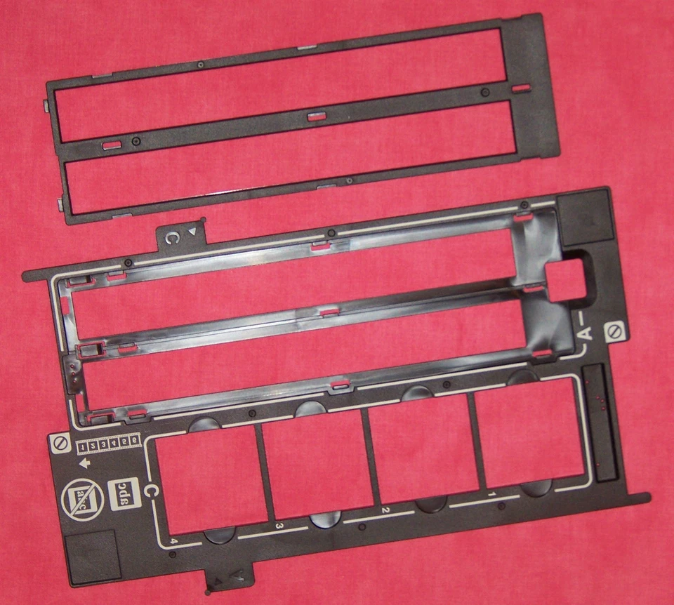 Epson Perfection V550 - Soporte y cubierta deslizable y negativo Foto 1 de 1