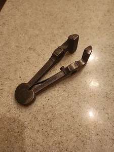 Antique Cast Iron Jewelers/Gunsmiths Hand Vise Missing Bolt - Picture 1 of 6