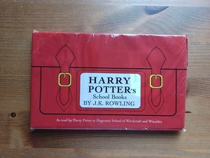 Harry Potter School Books by J.K.Rowling - Still Sealed in Plastic Packaging - Foto 1 di 2