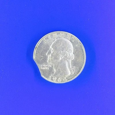 1964 D Clipped Planchet Mint Error Coin Washington Quarter 90% Silver - Image 1 of 4