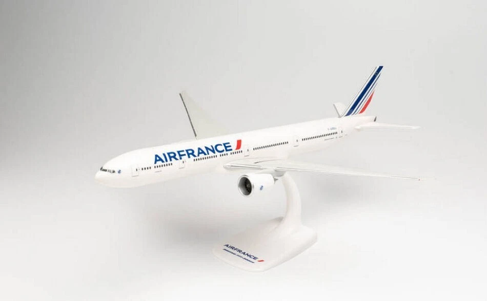 AIR FRANCE BOEING 777-300ER - 2021 LIVERY – F-GSQJ “STRASBOURG” 1:200 - Immagine 1 di 1