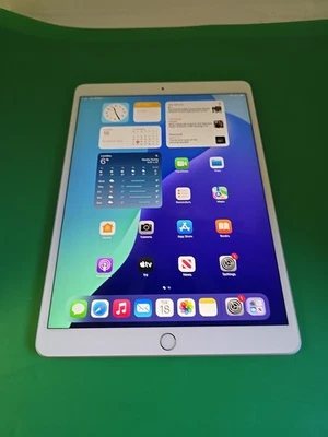 Apple iPad Air (3rd Gen) 64GB, Wi-Fi, 10.5in - Silver. -  Used.  (DK775) - Image 1 of 4