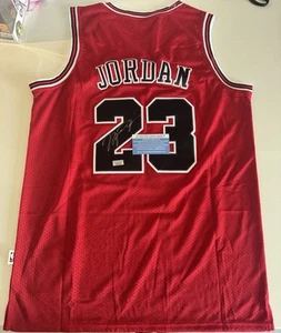SIGNED Autographed Michael Jordan Chicago Bulls #23 FINALS Jersey Throwback COA - Imagen 1 de 7
