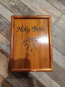 Holy Bible Catholic Edition Dove of Peace Cedar Box Glazed Storage Case Velour - Imagen 1 de 5