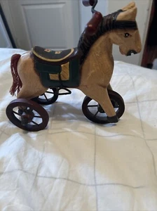 Caballo de madera vintage estilo arte popular ruedas rodantes juguete Art Deco tallado a mano - Imagen 1 de 9