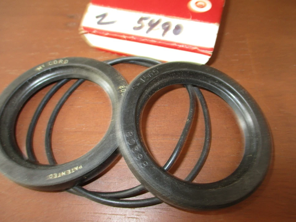 1957 + CHEVROLET  &  CORVETTE + Rear Wheel Seal Kits + NOS Foto 1 de 1