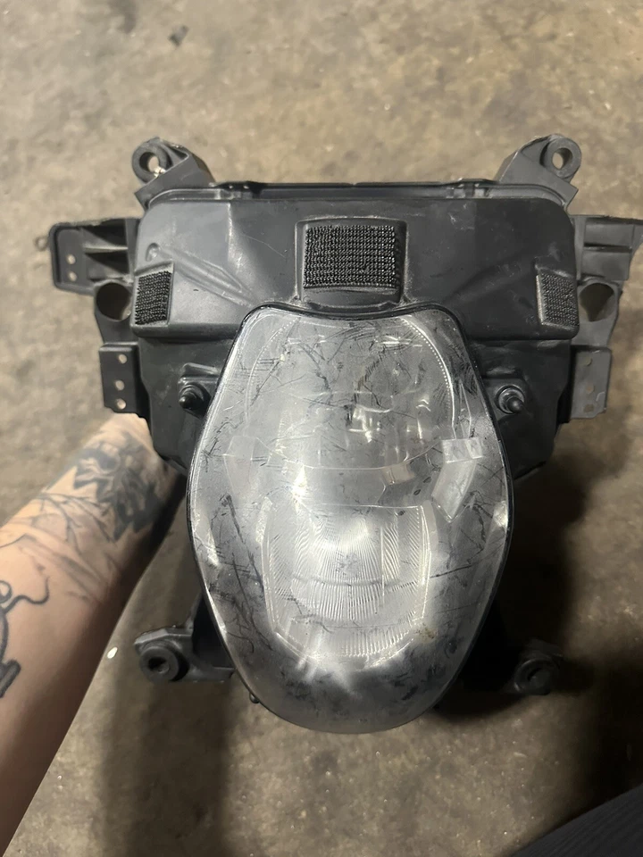 Faro delantero OEM 17-23 Suzuki GSXR1000R Foto 1 de 3