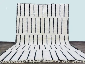 Hand Knotted Moroccan Rug, White Woollen Yarn, Luxury Rugs, Room Area... - Picture 1 of 8