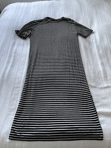 Lovely Zara Black White Stripe Midi T Shirt Dress Size M Side Splits - Picture 1 of 10