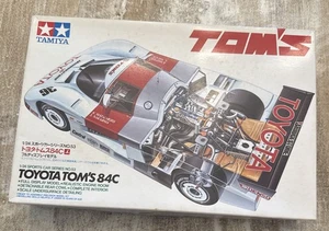 [Smontato] TAMIYA 1/24 TOYOTA TOM'S 84C WACOL MODEL KIT - NUOVO CON SCATOLA GIAPPONE - Foto 1 di 6