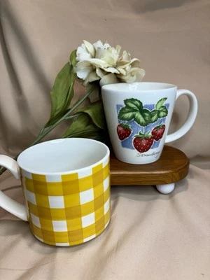 Lote de 2 tazas de té de café de fresa y cuadros Cottagecore 274 Foto 1 de 4