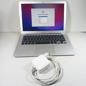 Apple MacBook Air 7,2 13" A1466 (2017) i5 8GB/256GB Monterey Laptop w/Charger - Picture 1 of 14