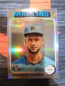 2024 Topps Heritage High Number - SP Roddery Munoz #722 Silver Chrome /225 RC - Picture 1 of 2