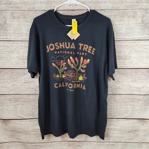 T-shirt grande Joshua Tree Yuccas National Park nuova con etichette viaggio California meridionale nuova - Foto 1 di 9