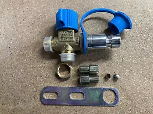 P30 CNG Fill Receptacle Stainless Steel/Brass w/Shutoff Valve 3000psi 6mm - Foto 1 di 2