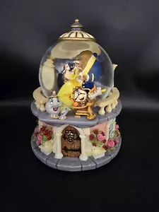 Disney Tune La Bella e la Bestia 1991 Rose Garden Snow Water Globe Musical Ritirato - Foto 1 di 12