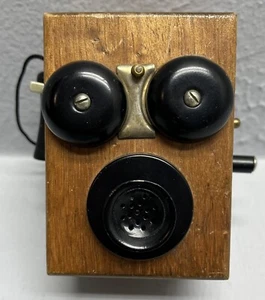 Vintage Kurbel Telefon Bleistiftspitzer Holzkiste Schreibtisch Deko - Bild 1 von 8
