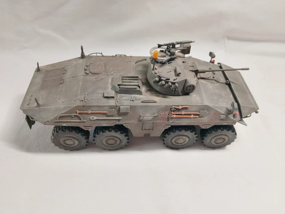 REVELL 1/35 LUCHS COSTRUITO COME DA FOTO - Immagine 1 di 3