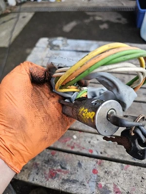 Peugeot Ignition Switch Lock Barrel & Key 205 1982-97 309 1986-93 MK1 MK2 - Image 1 of 4