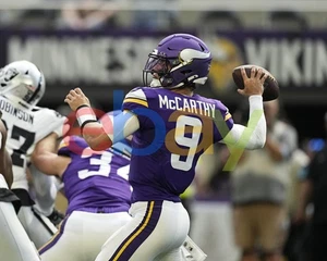 JJ McCarthy Throwing Action Minnesota Vikings 8x10 NFL Football Photo - Picture 1 of 1