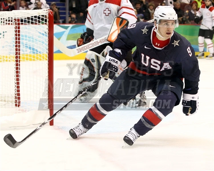 Zach Parise USA 2010 Olympics skating action photo 8x10 11x14 16x20 photo 1130 - Image 1 of 1
