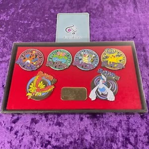 Pins Anniversary Zubehör Pokemon Center Limited Millennium Pin Badge Set 2000 - Bild 1 von 8
