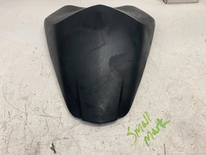 01I23 KTM RC 390 2015 asiento trasero 90507047000CA 90507049000 marca pequeña - Imagen 1 de 10