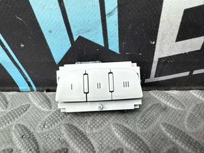 原始设备制造商 2012 - 2018 年奥迪 A6 头盖控制台圆顶灯 HOMELINK 车库控制开关 — 第 1/4 张图片