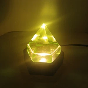 VINTAGE SAILING SHIP DECK PRISM LIGHT REPLICA WITH LIGHTED BASE - Picture 1 of 6