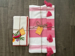 NWT Sur La Table Maravilla Pink and White Table Runner and Napkins (set of 4) - Picture 1 of 2