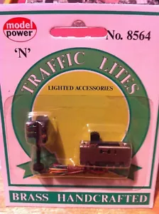 Model Power 8564 N Scale Lighted Accessory Traffic Light 2 Directionw/Switch HH - Picture 1 of 1