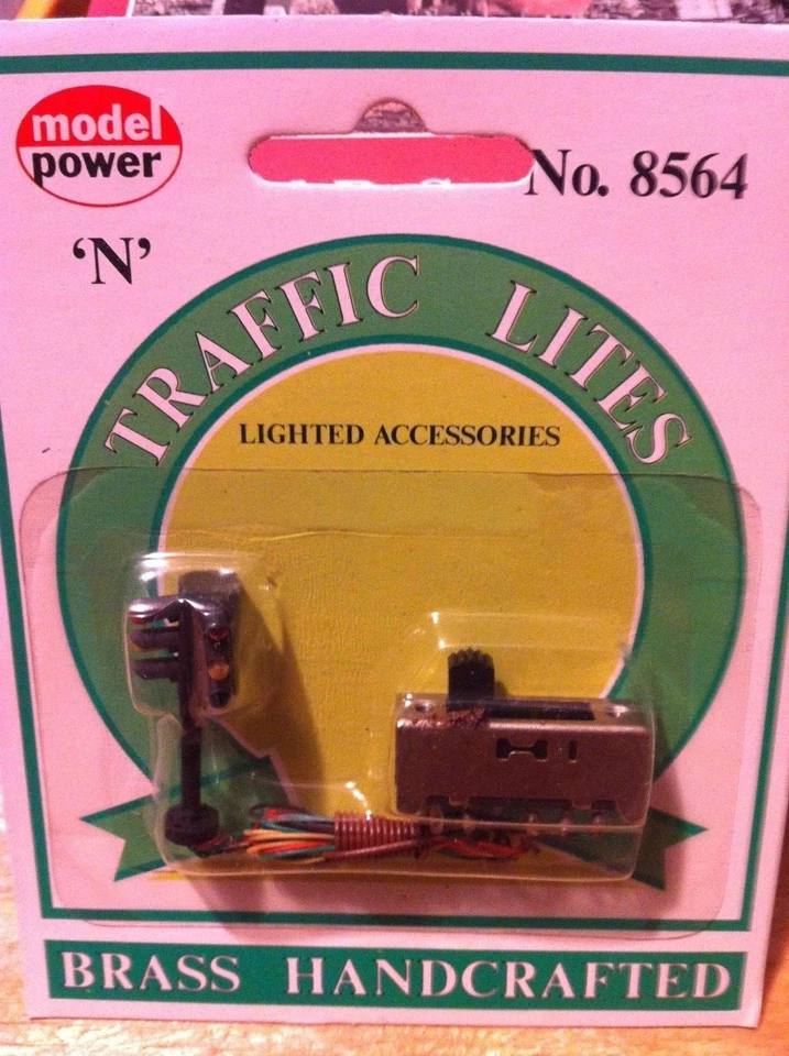 Model Power 8564 N Scale Lighted Accessory Traffic Light 2 Directionw/Switch HH  - Image 1 of 1