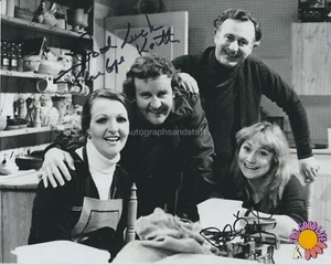 Felicity Kendall Penelope Keith Hand Signed 8x10 Photo Autograph The Good Life C - Picture 1 of 5